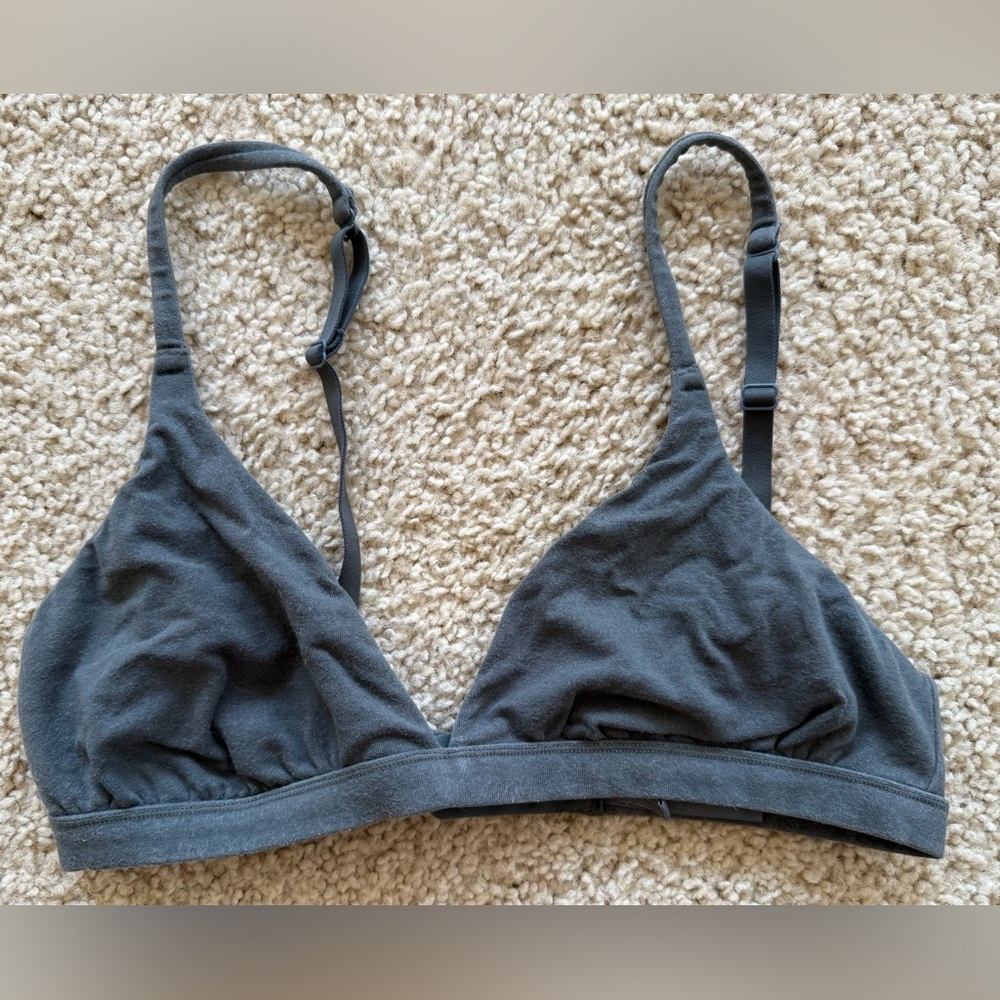 Skims triangle bralette fits everybody